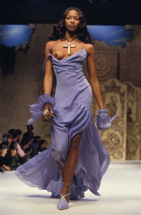 Fashion Weeks Nippliest Moments In History: From 1991 To。